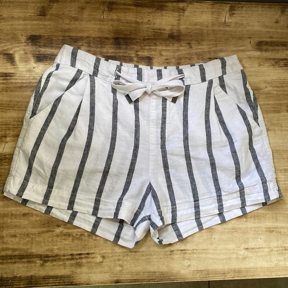 JOE Fresh Striped Cotton Linen Blend Shorts - Picture 1 of 7